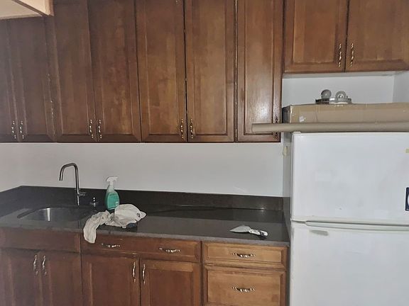 5th image of 2168 35th St APT 3B