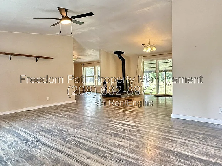 4062 W Seasons Rd — Photo 3