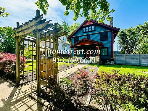 641 W 39th Ter Photo 1