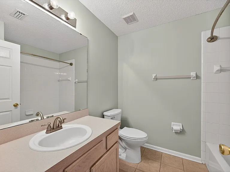 13727 Richmond Park Dr N #105 — Photo 18