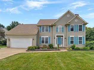 232 Ravenshollow Dr, Cuyahoga Falls, OH 44223