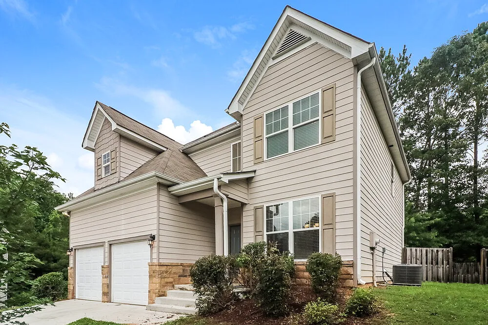 4 bed, 2.5 bath, 2228 sqft, $2,575 — Photo 4