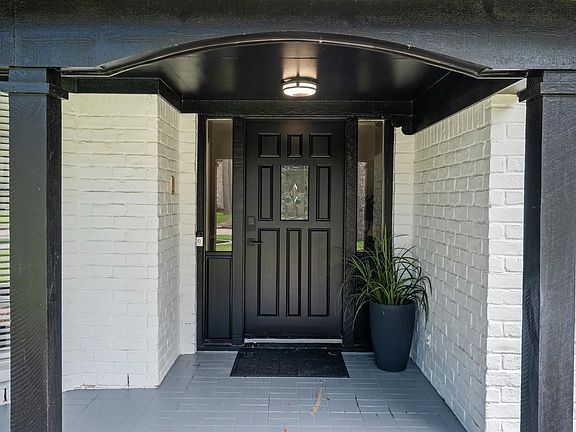 3rd image of 6310 Hickorycrest Dr