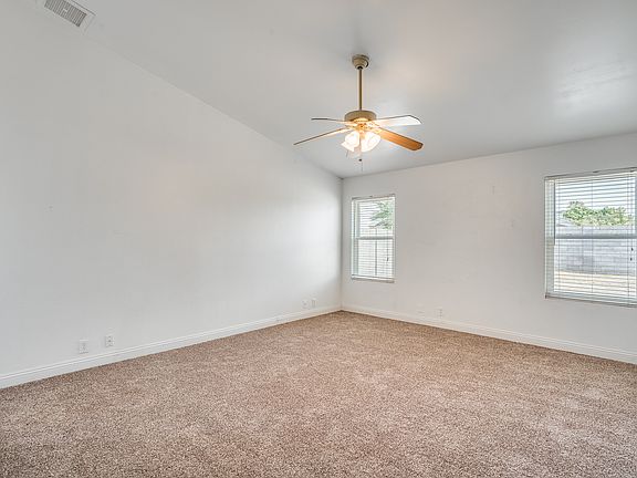 4th image of 10017 N 64th Ave