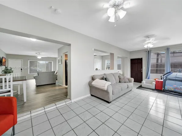5380 SW 11th St, Margate, FL 33068