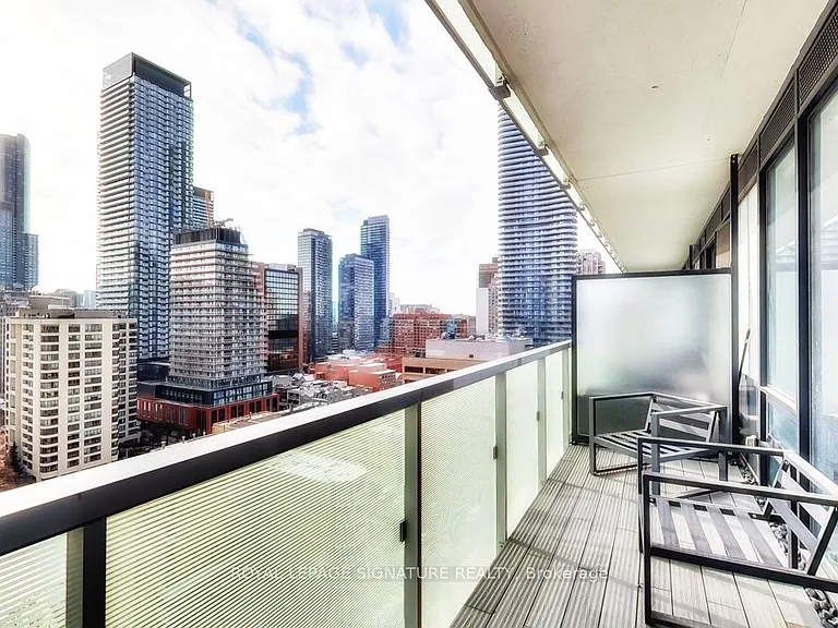 28 Wellesley St E #1704 — Photo 16