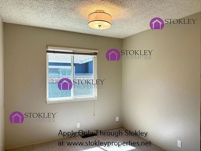 142 Gilbert Ct — Photo 8