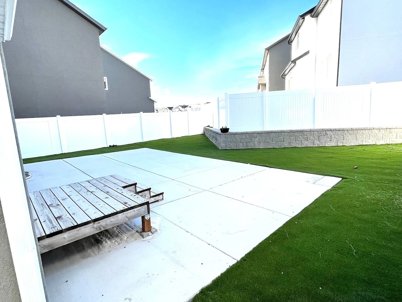3 bed, 2.5 bath, 2142 sqft, $2,600 — Photo 3