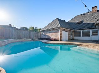 504 Quail Cove Ct, Hurst, TX 76054