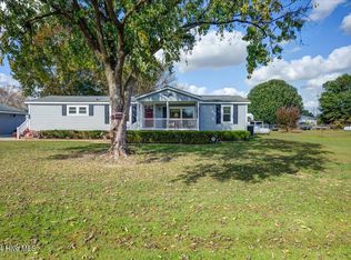 411 Gracie Farms Rd, New Bern, NC 28560