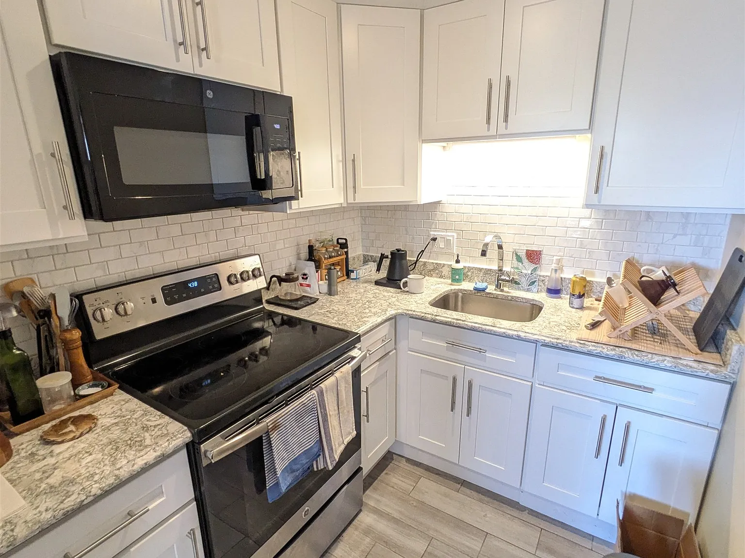 1 bed, 550 sqft, $2,300 — Photo 1