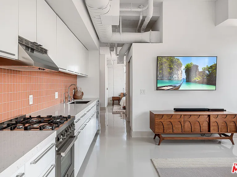 6253 Hollywood Blvd #1201 — Photo 9