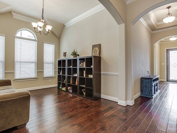 5th image of 2857 Earl Dr