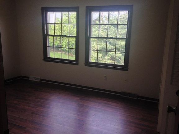 5th image of 234 Martin Dr