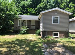 2243 N Lyon Ave, Springfield, MO 65803