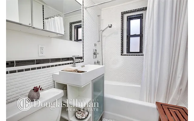 Sold by Douglas Elliman | media 7