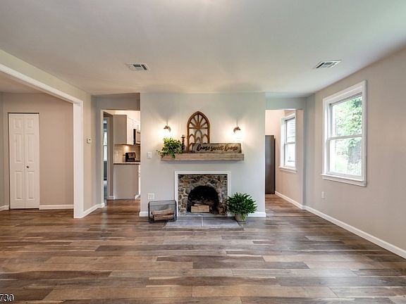 2nd image of 173 Bungalow Ter