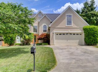 2004 Saint Gregorys Ct, Knoxville, TN 37931