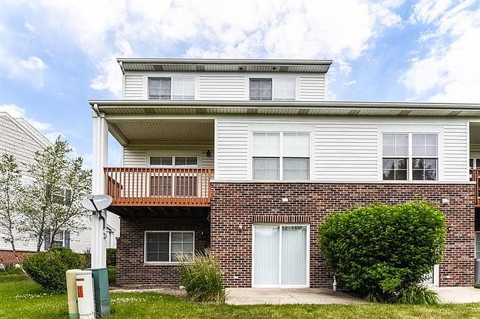 1st image of 23047 W Ironwood Dr