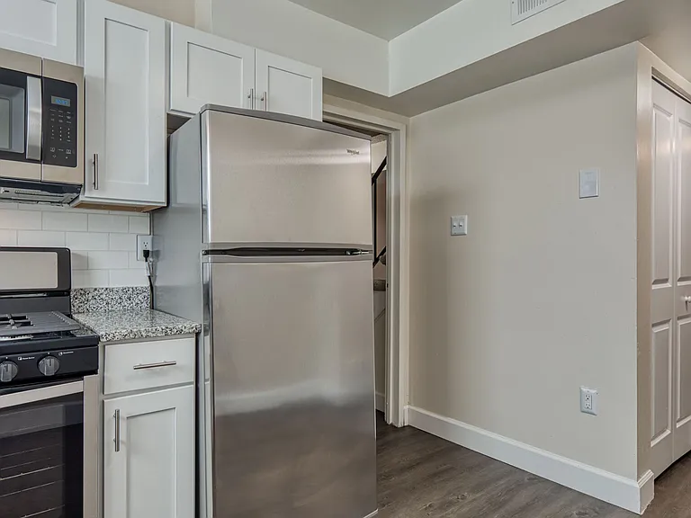 Millspring Commons Apartments and Townhomes — Photo 6