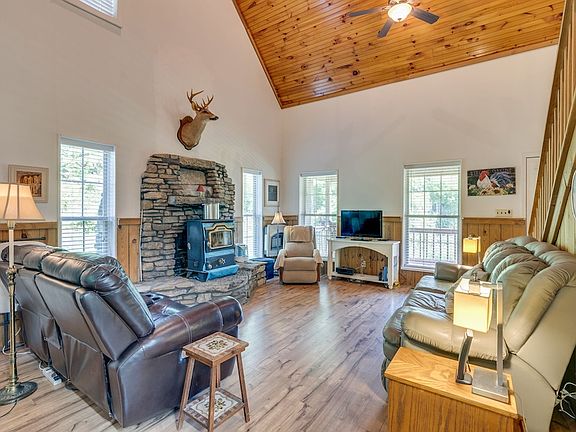 24th image of 131 Gibson Hollow Rd