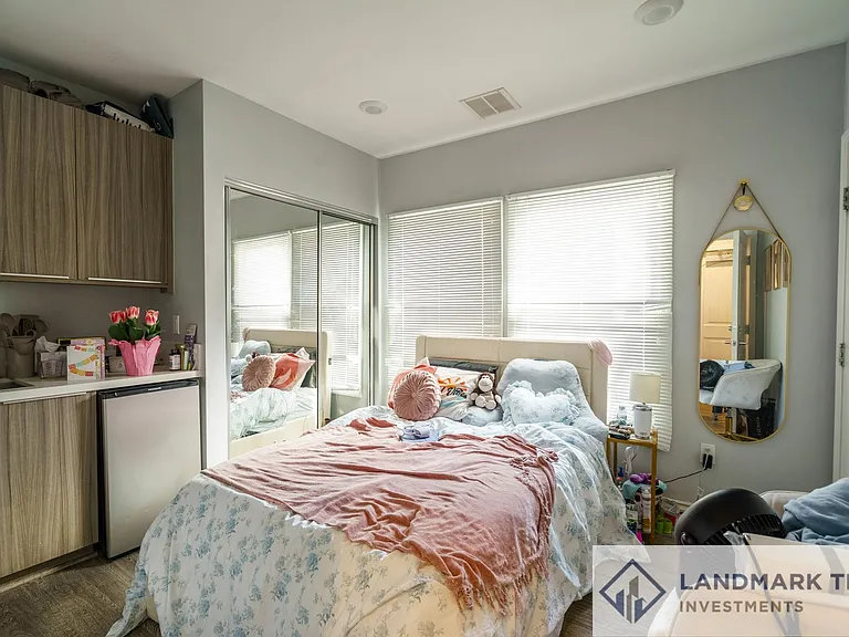1166 W 29th St., LLC — Photo 6