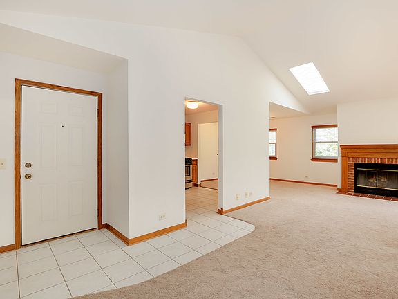 4th image of 106 Stirling Ln Unit Z2