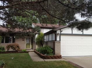 39660 Forbes Dr, Sterling Heights, MI 48310