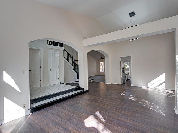 5th image of 4927 Cherryhill Ct