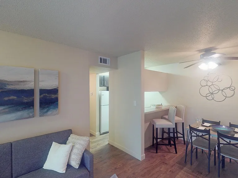 Stadium Apartments — Photo 18