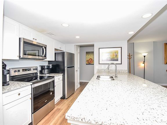 3rd image of 800 Sandcastle Dr #108