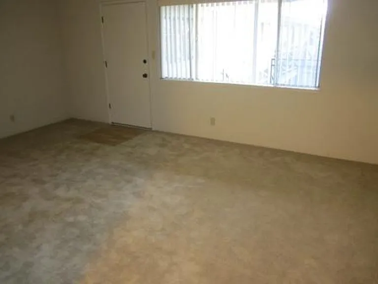 2220 Curtner Ave — Photo 7
