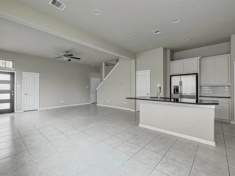 315 Biltmore Loop — Photo 13
