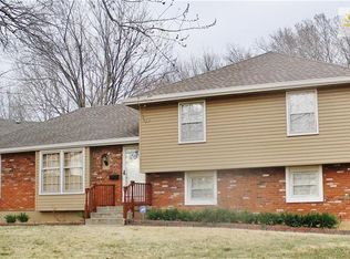 301 N Hillcrest Rd, Belton, MO 64012