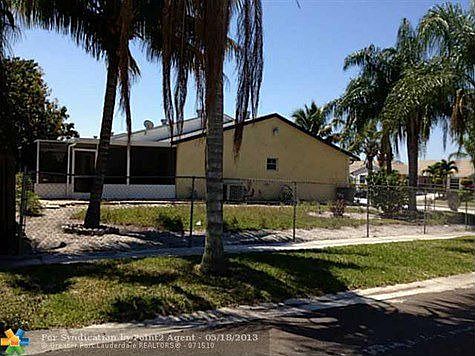 4th image of 5767 Lincoln Cir E