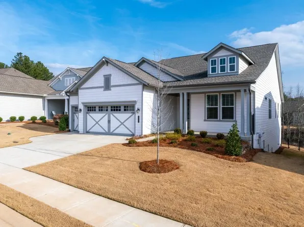 385 Huron Ln, Hoschton, GA 30548