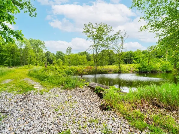 4109 High Hill Rd, West Middlesex, PA 16159