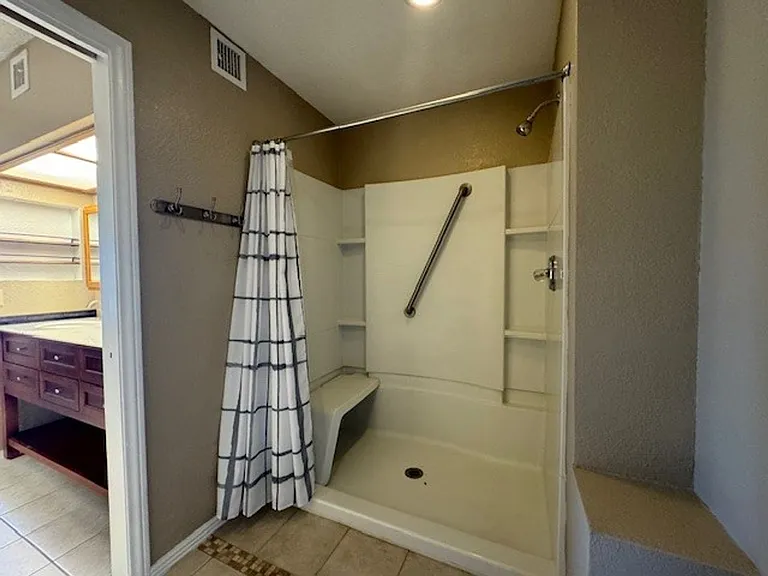 2022 Merrill Ln #10G — Photo 23