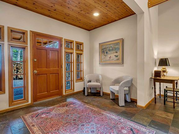 3rd image of 620 Juniper Ave