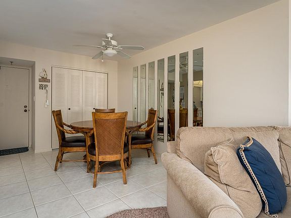 4th image of 440 Seaview Ct APT 1207