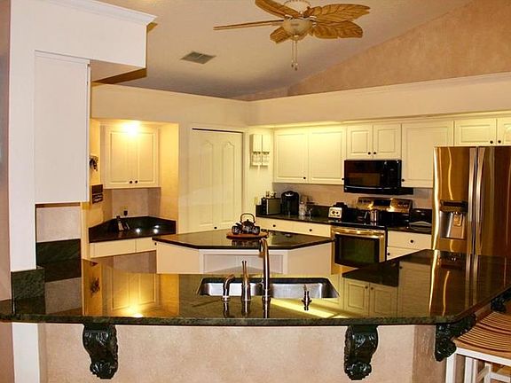 3rd image of 4814 Highlands Place Dr
