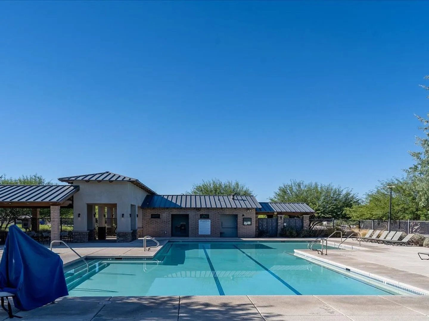 Now Accepting Pets! 4 Bedroom 2.5 Bathroom — Photo 2