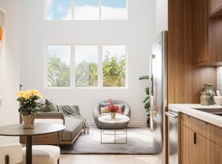 Vivien, Los Angeles, CA 90029