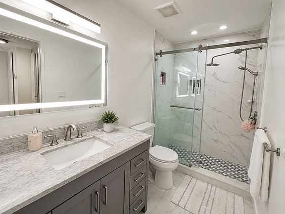4th image of 817 W 232nd St