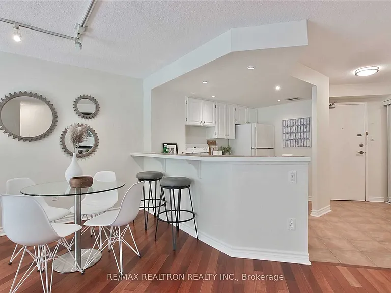77 Maitland Pl #326 — Photo 11