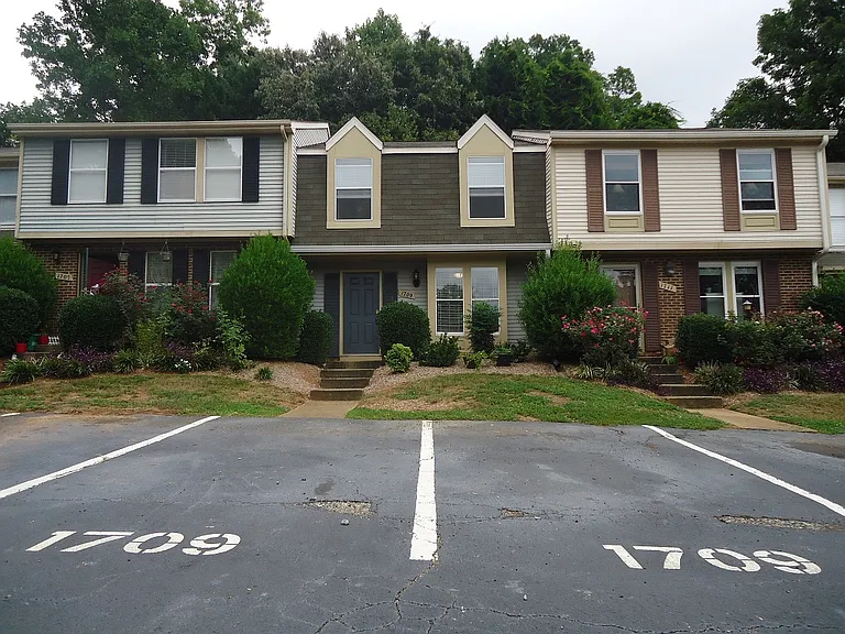 1709 Murad Ct — Photo 2