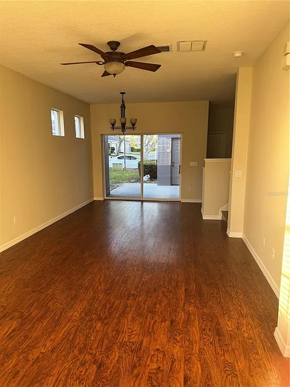 3 bed, 2.5 bath, 1492 sqft, $2,550 — Photo 3