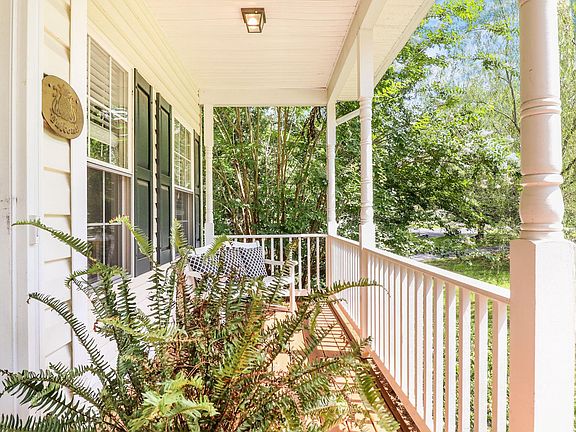 5th image of 21158 Marigold St