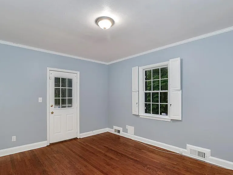 5806 Kenmore Rd — Photo 14