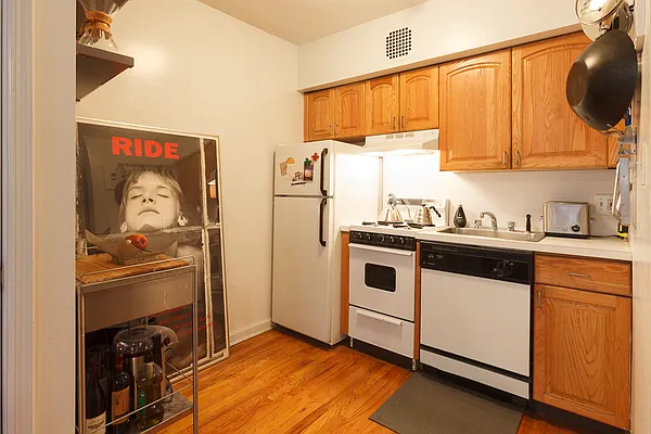 Rented by Berman Realty | media 9